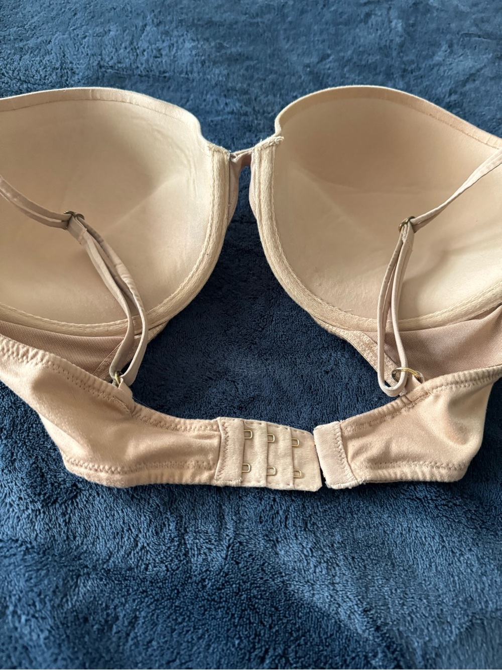 Victoria's Secret Beige Strapless T-Shirt Bra. Size: 34DD - Picture 3 of 5